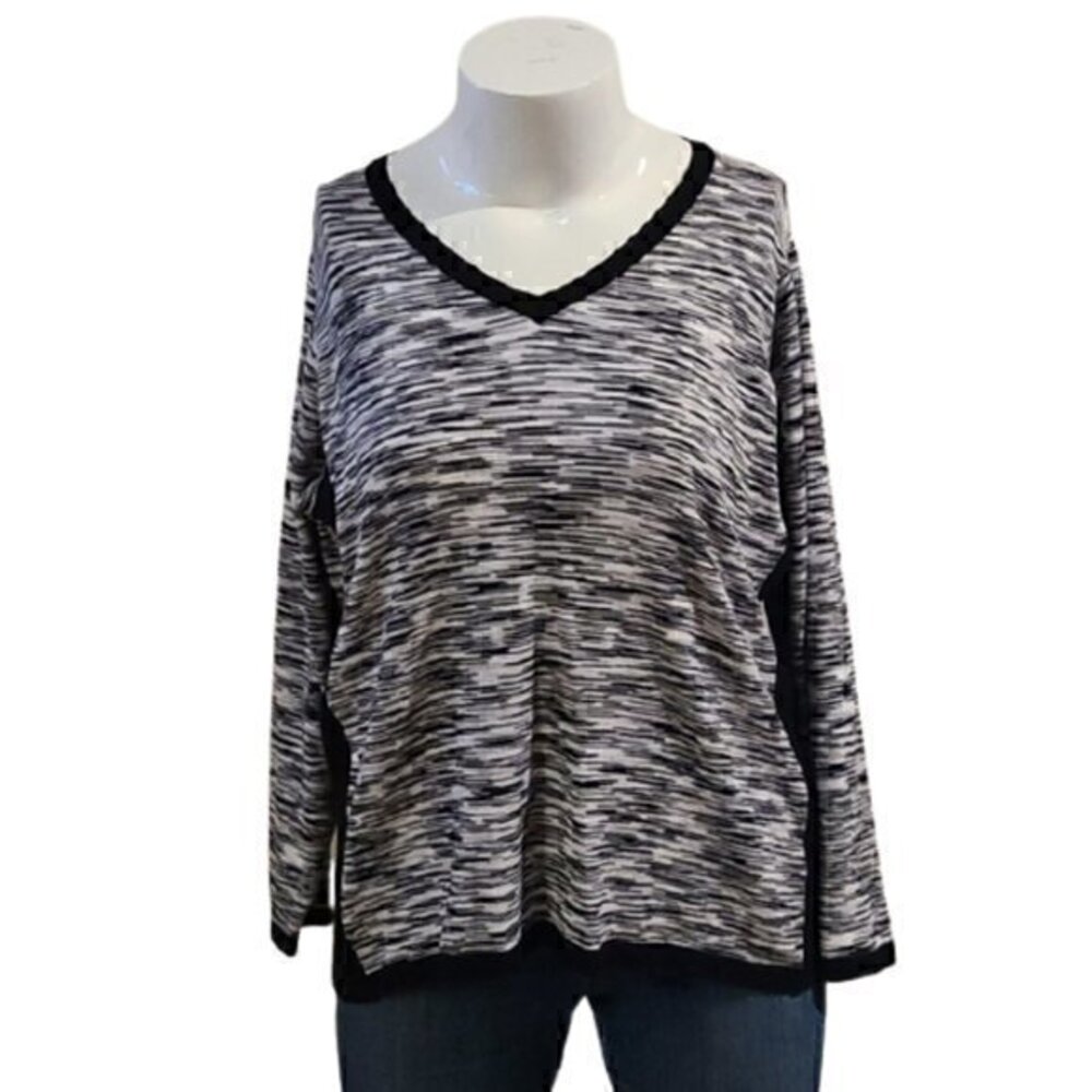 [Avenue] Black & Gray V-neck Sweater - Size 18